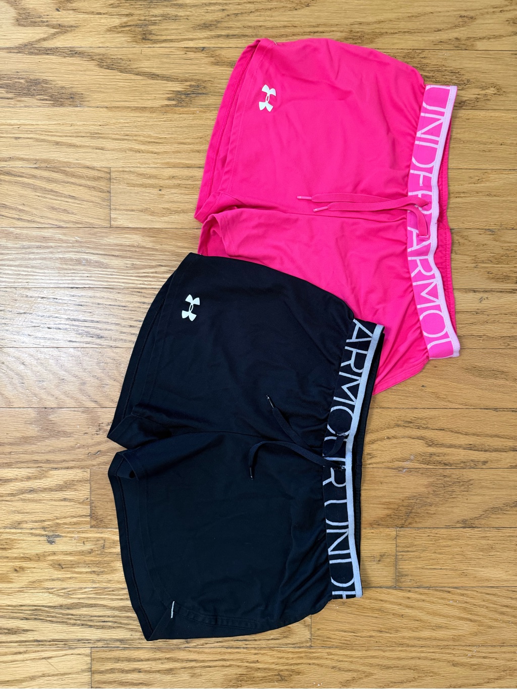 Under Armour Black And Neon Pink Heatgear Athletic Shorts - Loose Fit Bundle